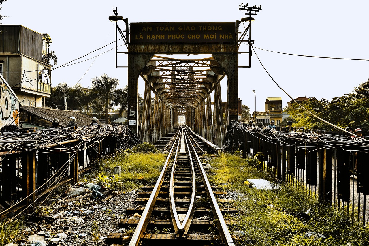 explore effective internal linking strategies to improve website seo, enhance user navigation, and boost page authority for better search engine rankings.